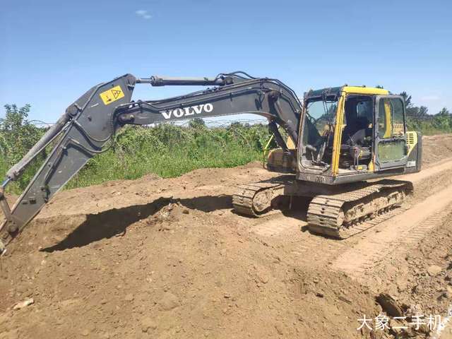 沃尔沃 EW140B 挖掘机