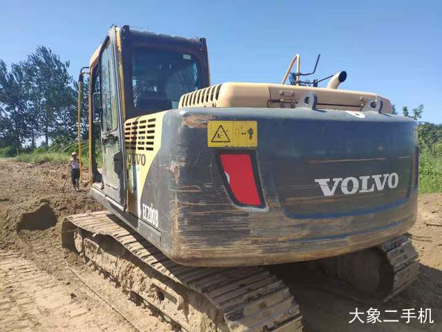 沃尔沃 EW140B 挖掘机