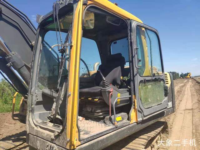 沃尔沃 EW140B 挖掘机