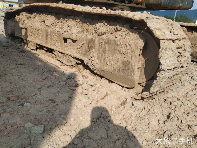 现代 R335LC-7 挖掘机