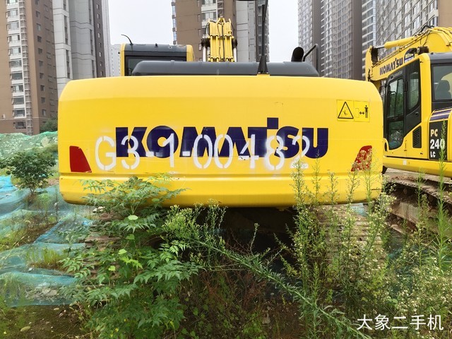 小松 PC220-8M0 挖掘机