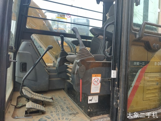 三一重工 SY75C 挖掘机