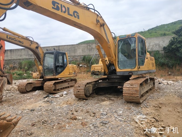 山东临工 E6210F 挖掘机