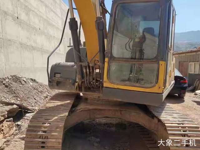 徐工 XE135D 挖掘机