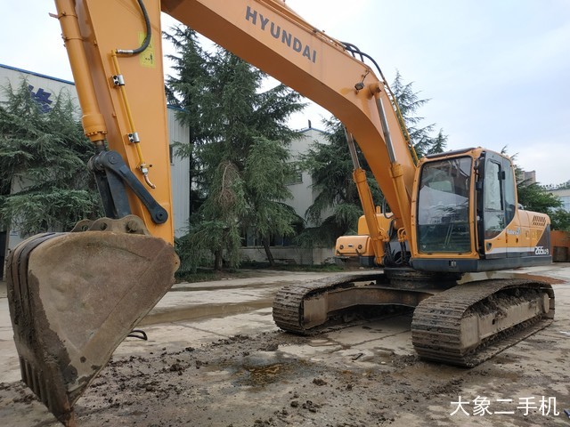 现代 R265LC-9 挖掘机