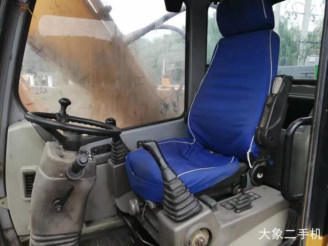 现代 R210W-7 挖掘机