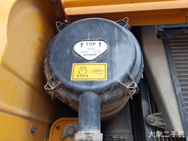 现代 R210WVS 挖掘机