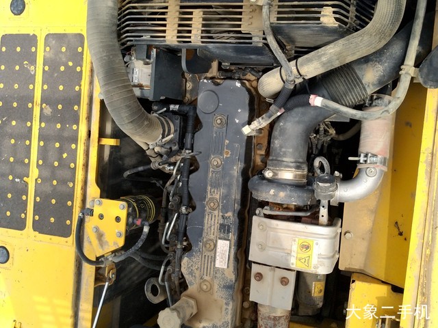 小松 PC240LC-8M0 挖掘机