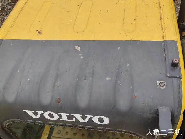 沃尔沃 EC210B 挖掘机