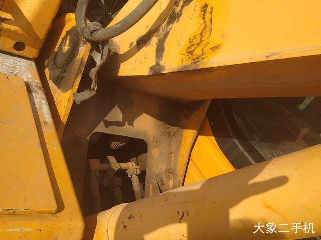 龙工 LG6235 挖掘机