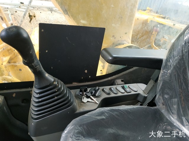 小松 PC240LC-8 挖掘机