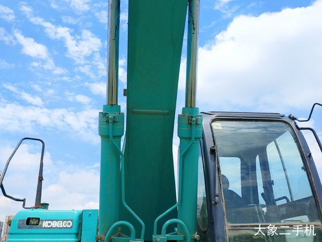 神钢 SK260LC-8 挖掘机