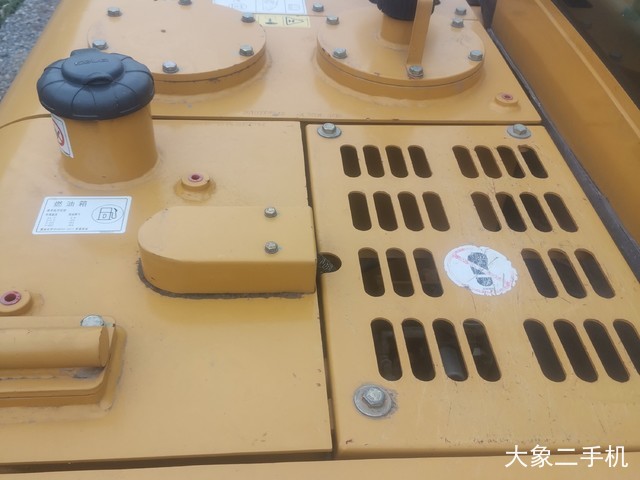 山东临工 E660F 挖掘机