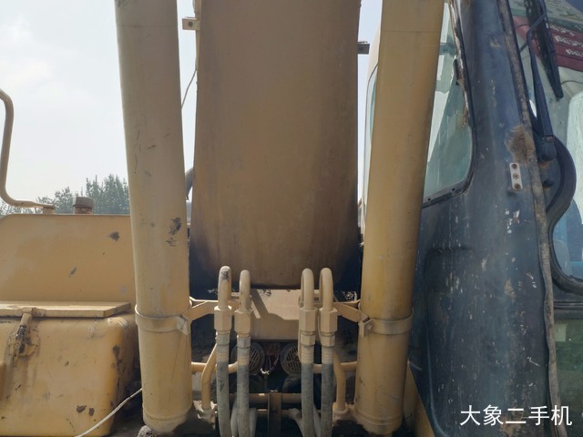 柳工 CLG200-3 挖掘机