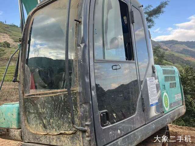 神钢 SK130-8 挖掘机