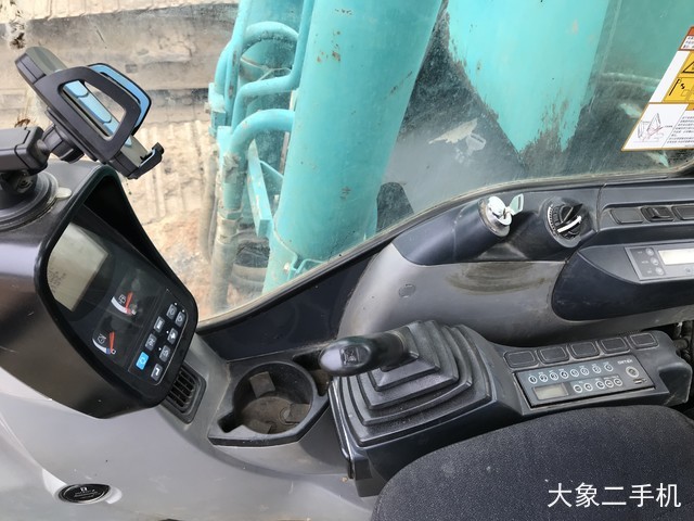 神钢 SK210LC-8 挖掘机