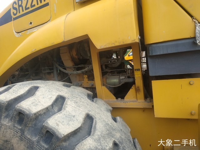 山推 SR22M 压路机