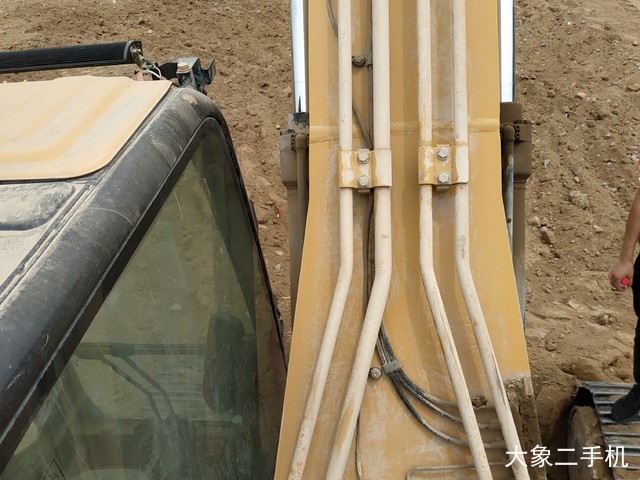 卡特彼勒 323DL 挖掘机