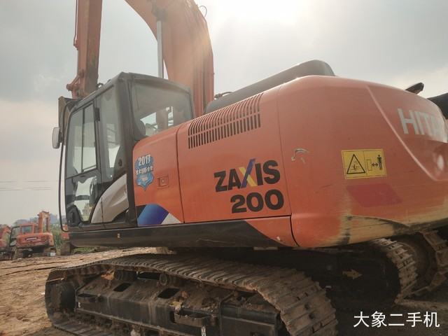 日立 ZX200-5A 挖掘机