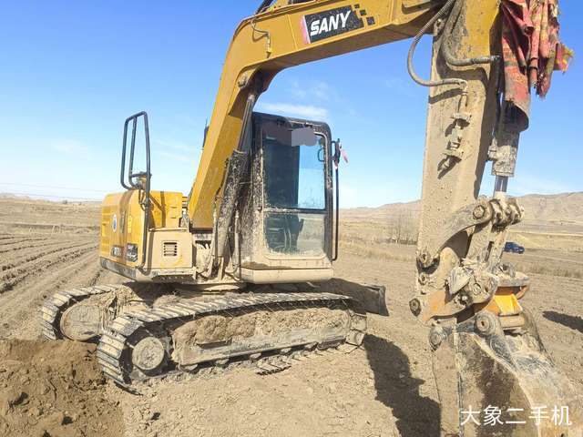 三一重工 SY75C-10 挖掘机