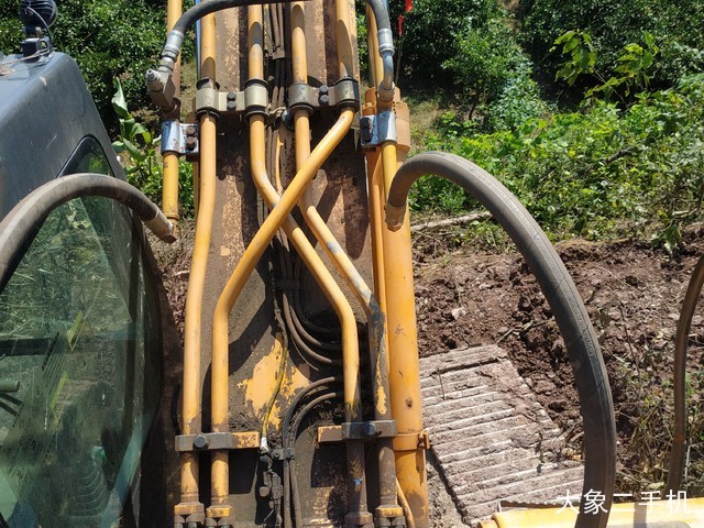 现代 R225LC-7 挖掘机