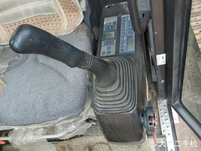 三一重工 SY75C 挖掘机