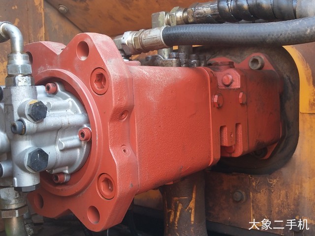 现代 R225LC-9T 挖掘机