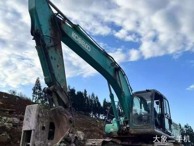 神钢 SK210LC-8 挖掘机