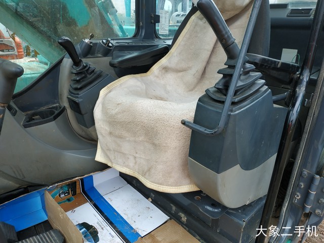 神钢 SK260LC-8 挖掘机