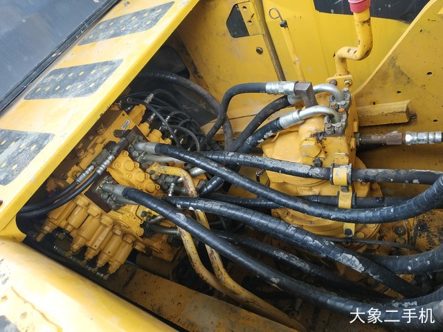 小松 PC240LC-8 挖掘机