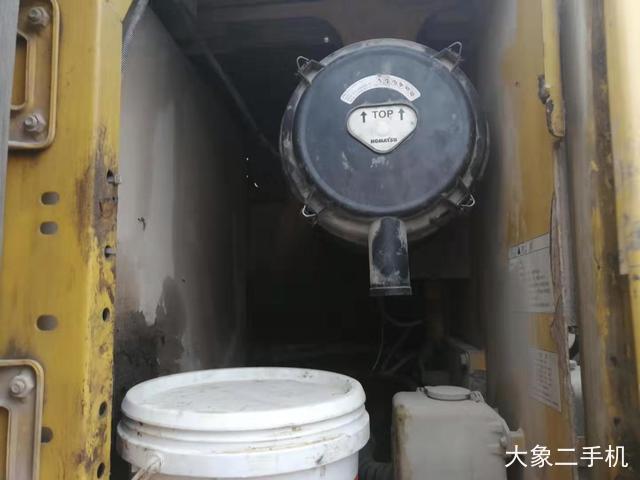 小松 PC220-8 挖掘机