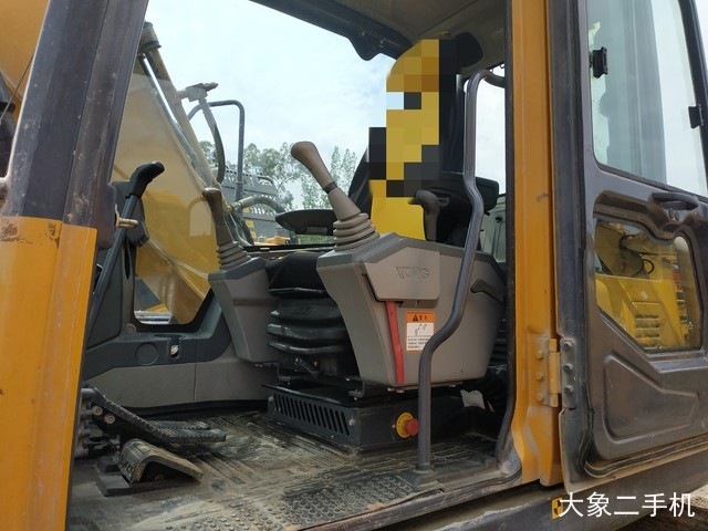 徐工 XE135D 挖掘机