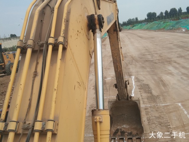 小松 PC240LC-8 挖掘机