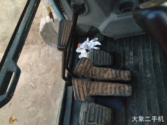 三一重工 SY215C 挖掘机