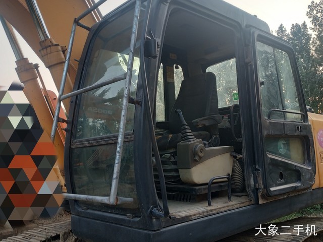 现代 R225LC-7 挖掘机