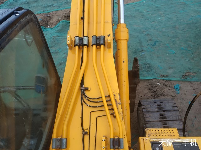 龙工 LG6225 挖掘机