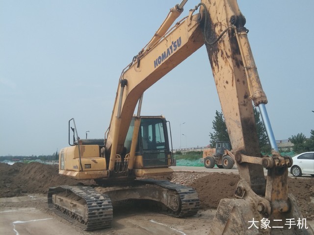 小松 PC240LC-8 挖掘机