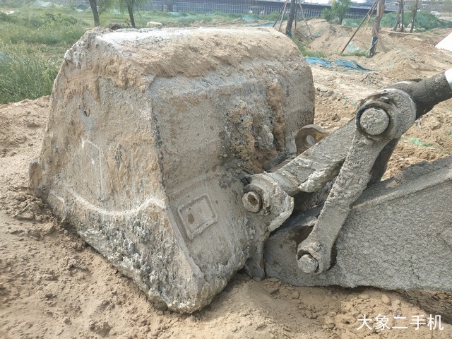 卡特彼勒 323DL 挖掘机