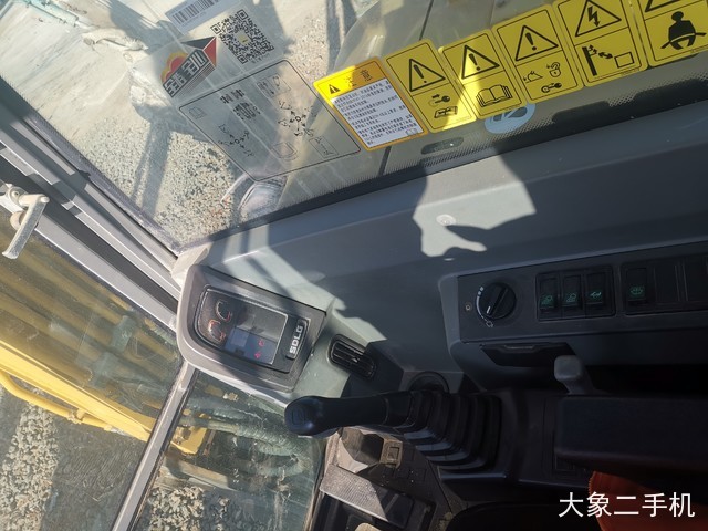 山东临工 E660F 挖掘机