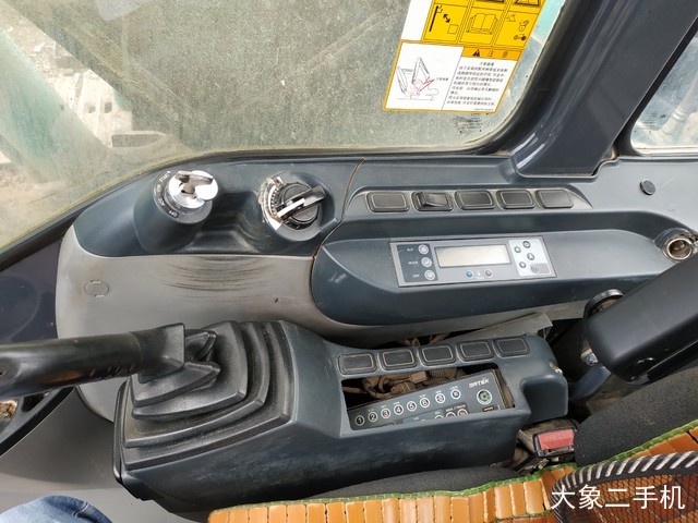 神钢 SK260LC-8 挖掘机