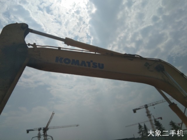 小松 PC240LC-8 挖掘机