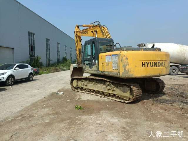 现代 R225-7 挖掘机