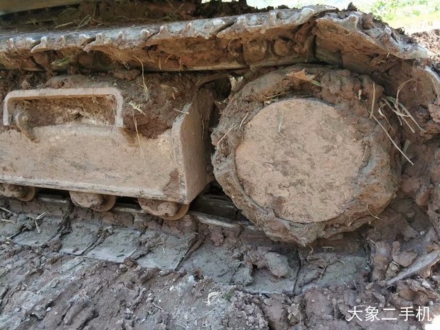 山东临工 LG6135E 挖掘机