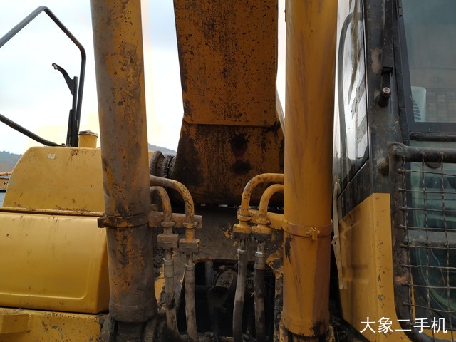 小松 PC240LC-8 挖掘机