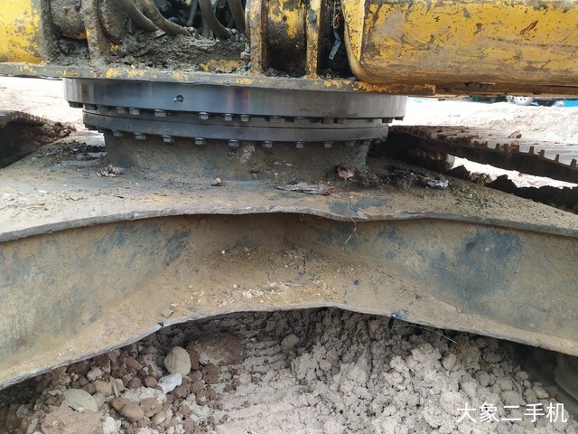 小松 PC240LC-8 挖掘机