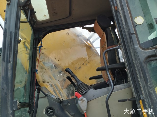 小松 PC240LC-8 挖掘机