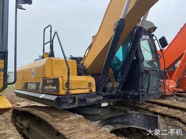 三一重工 SY265C 挖掘机