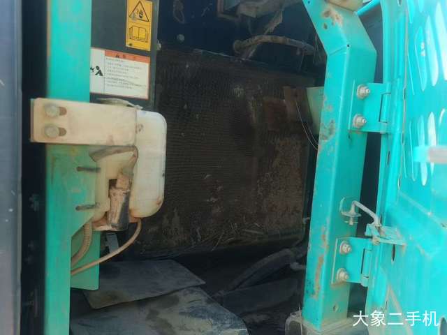 神钢 SK75-8 挖掘机