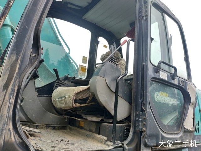 神钢 SK260LC-8 挖掘机