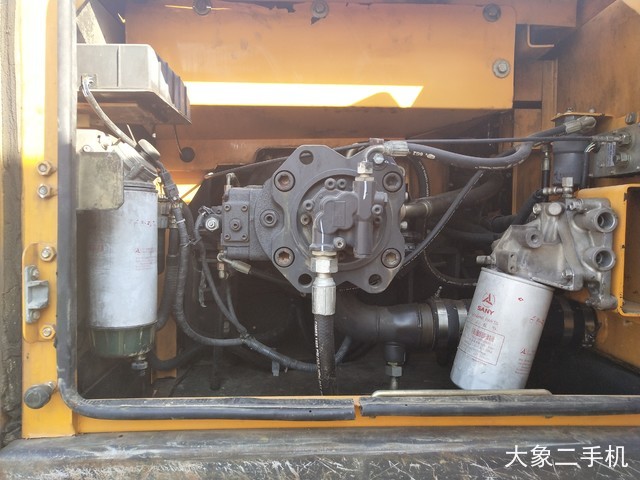 三一重工 SY215C-9 挖掘机